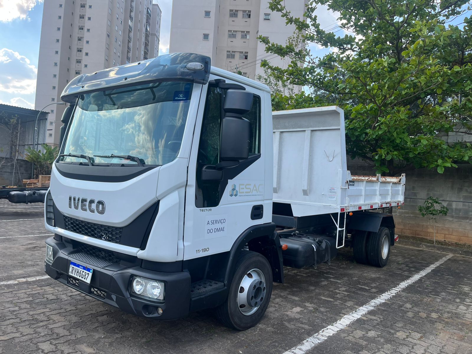 WhatsApp Image 2025-09-30 at 09.18.11