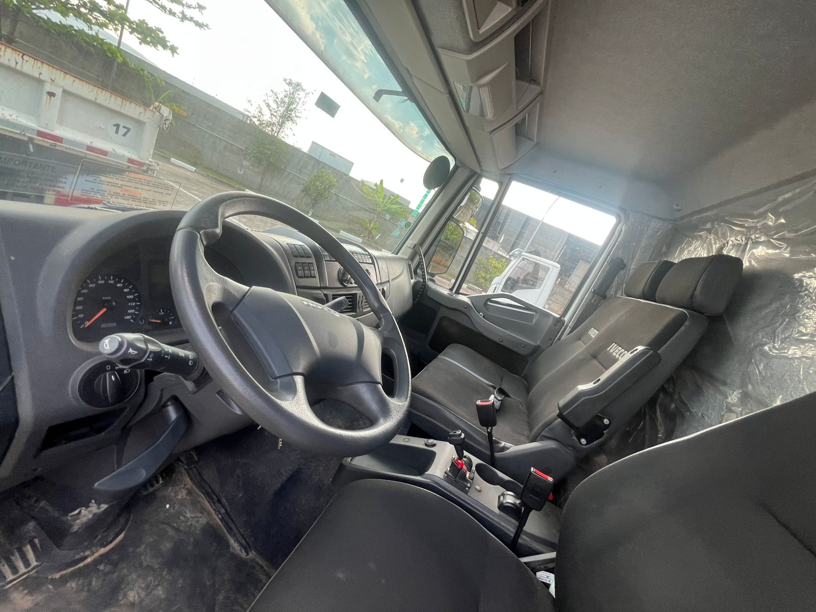 WhatsApp Image 2025-09-30 at 09.18.13